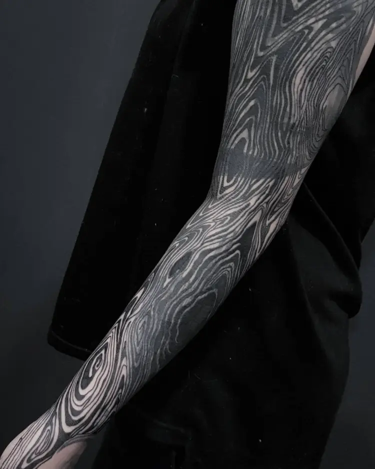 tattooer_amu
