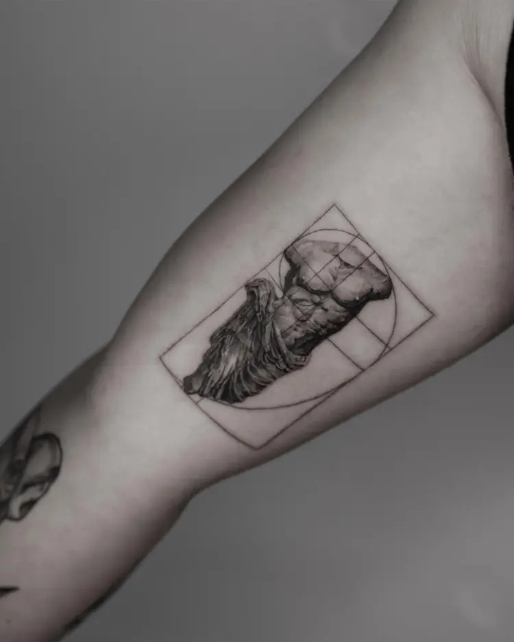 tattooer_amu