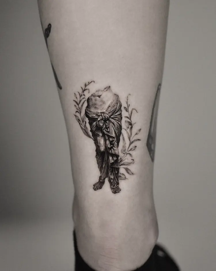 tattooer_amu