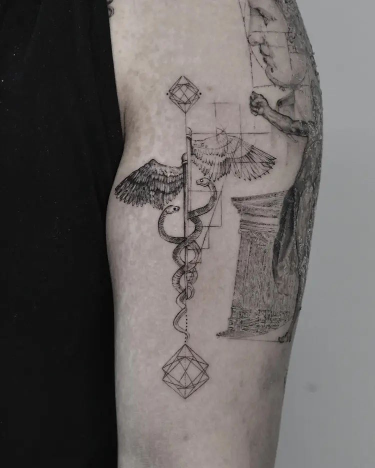 tattooer_amu