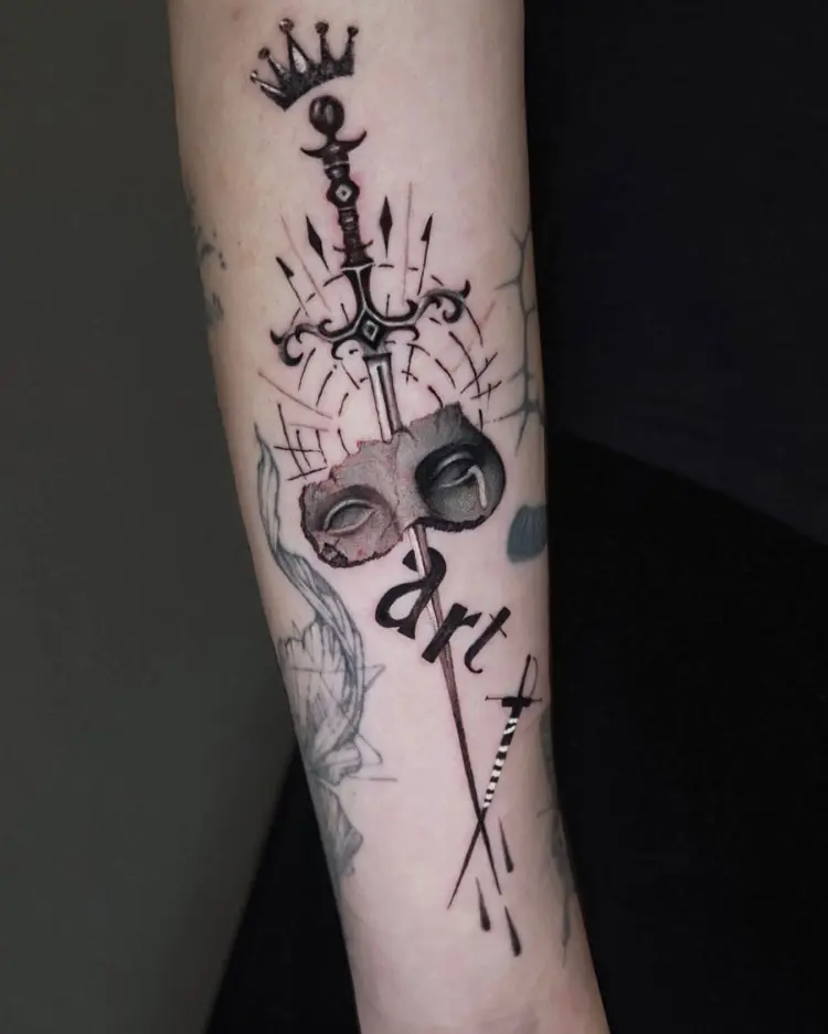 Skull, Lettering