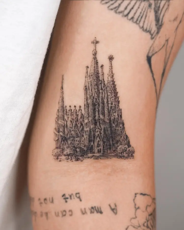 tattooist_lani