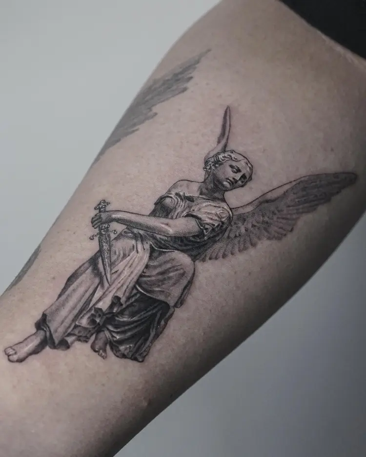 tattooer_amu