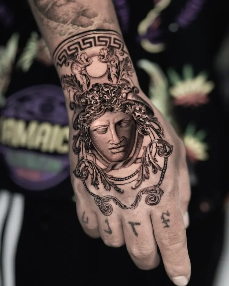 tattooer_amu