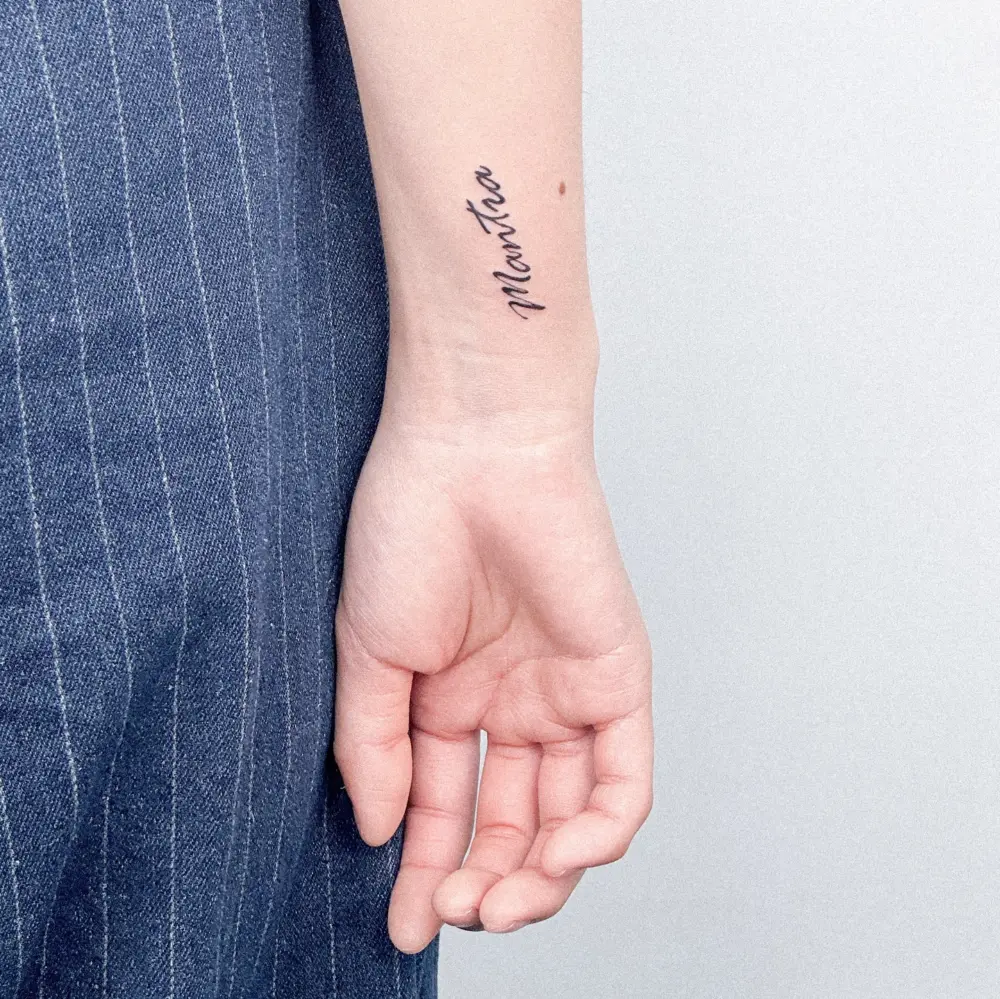 Mini, Lettering