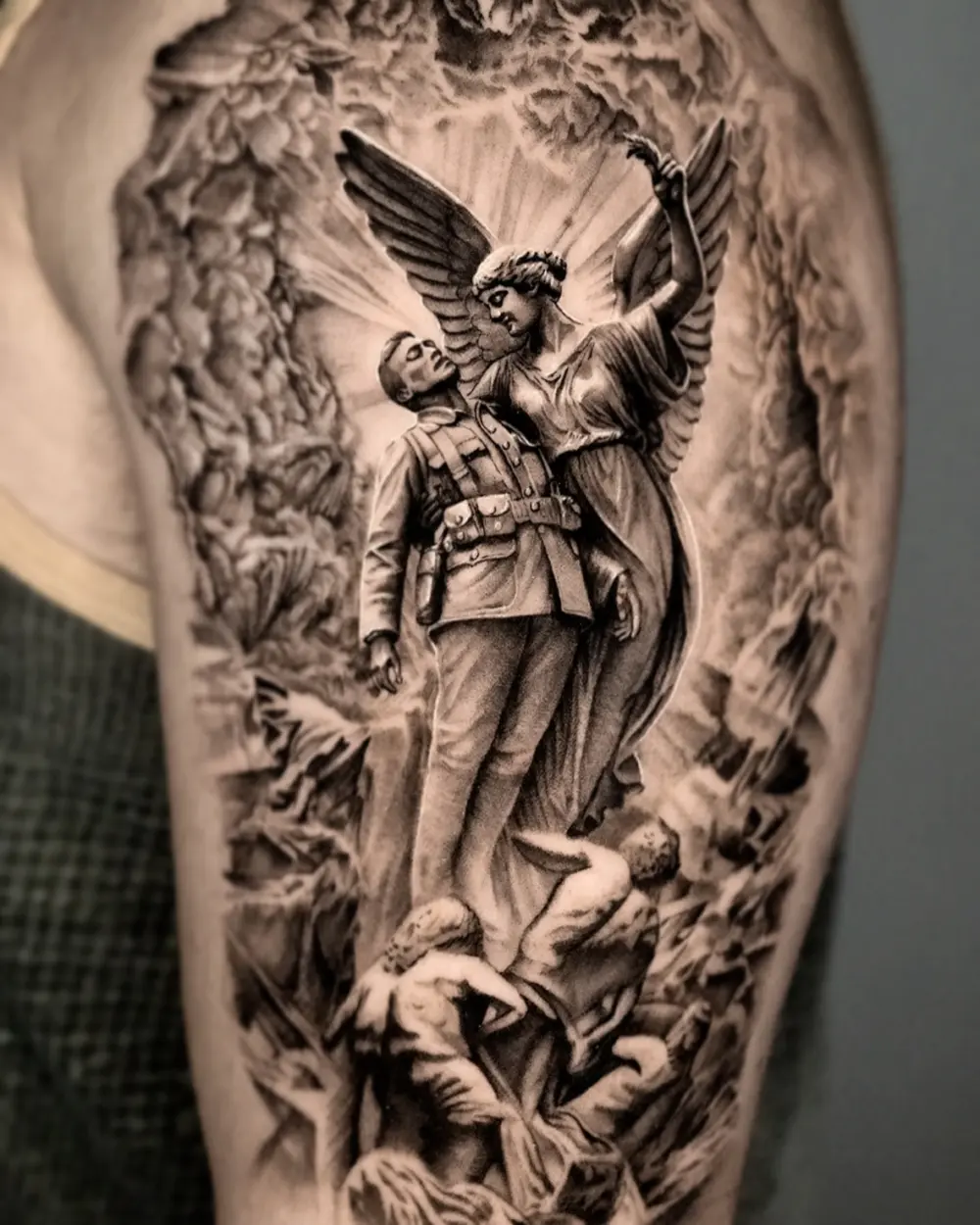 tattooer_amu