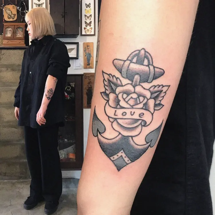 Rose, Lettering