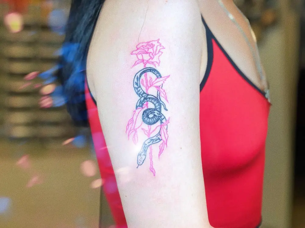 Snake, Rose