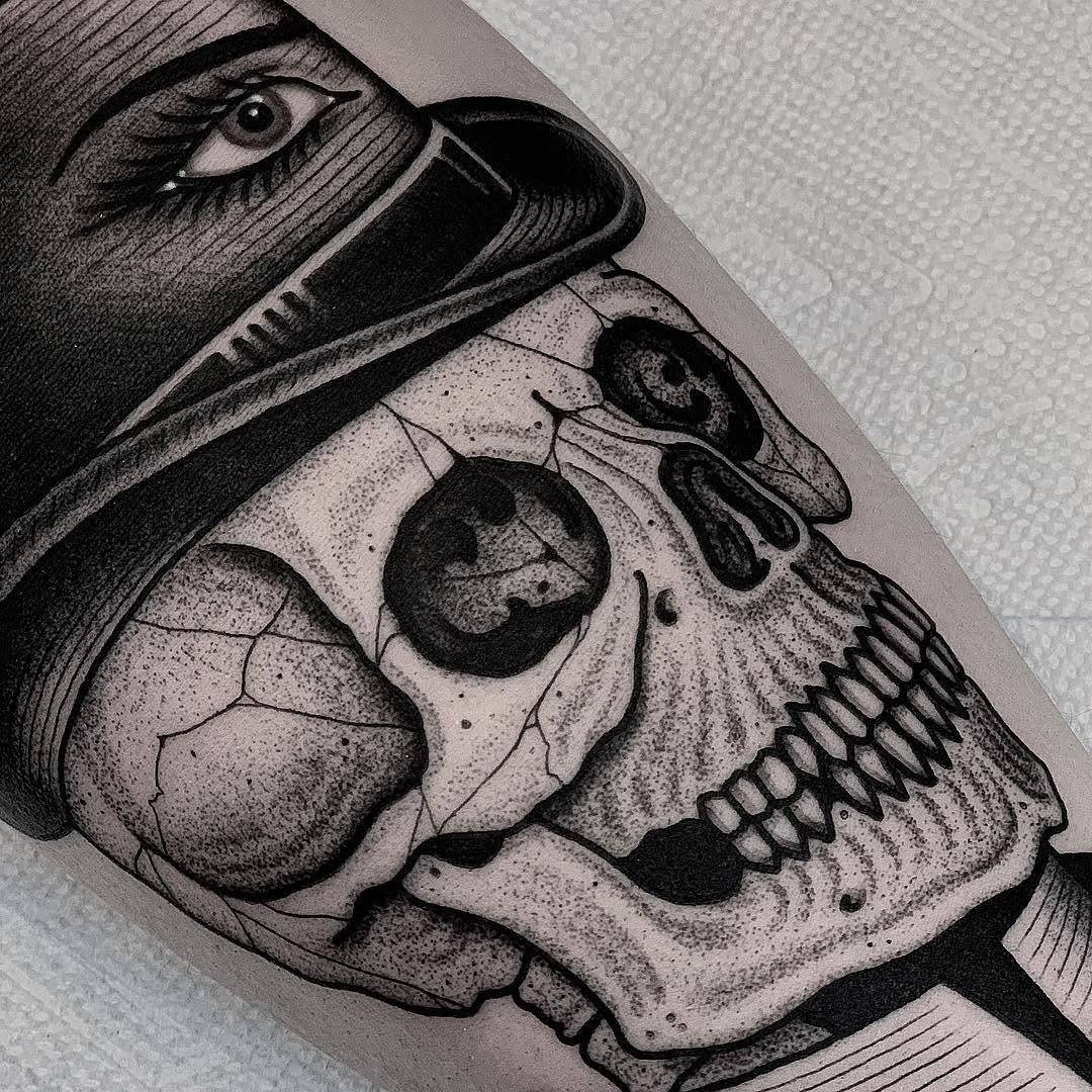 black_casket