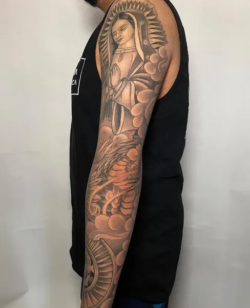 Full Circle Tattoo
