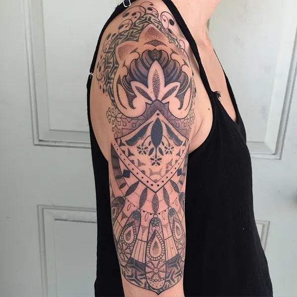 Full Circle Tattoo