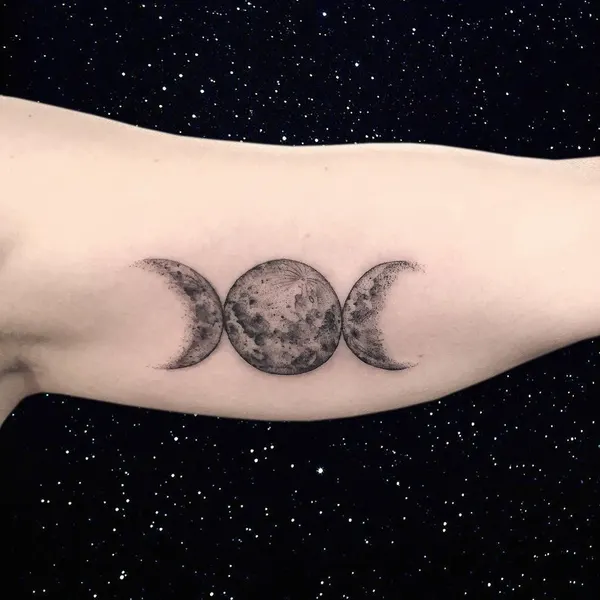 달, 일식, 초승달