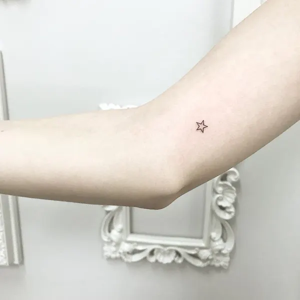 Lettering, 바늘, 영원, 선, 점, 개미, 눈물, 단청, 오니, 전갈, 한글, 혜성, 희망, 게자리, 삭얀트, 삼족오, 양자리, 물병자리, 사수자리, 염소자리, 전갈자리, 처녀자리, 천칭자리, 황소자리, 물고기자리, 쌍둥이자리, 초소형 타투, 작은 타투, Mini, 뇌신, 발찌, 지네, 체리, 한야, 함사, 다루마, 도깨비, 암밴드, 외계인, 카타나, 회복력, 오리엔탈, 카네이션, 기념 타투
