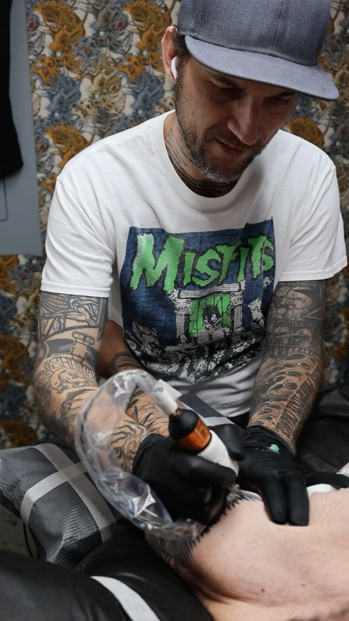 Full Circle Tattoo