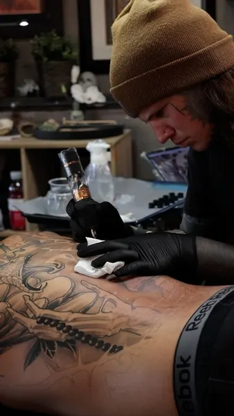 Full Circle Tattoo
