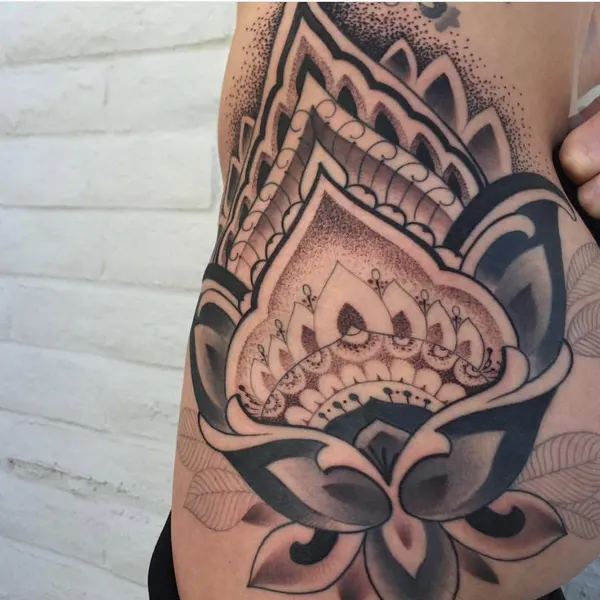 Full Circle Tattoo