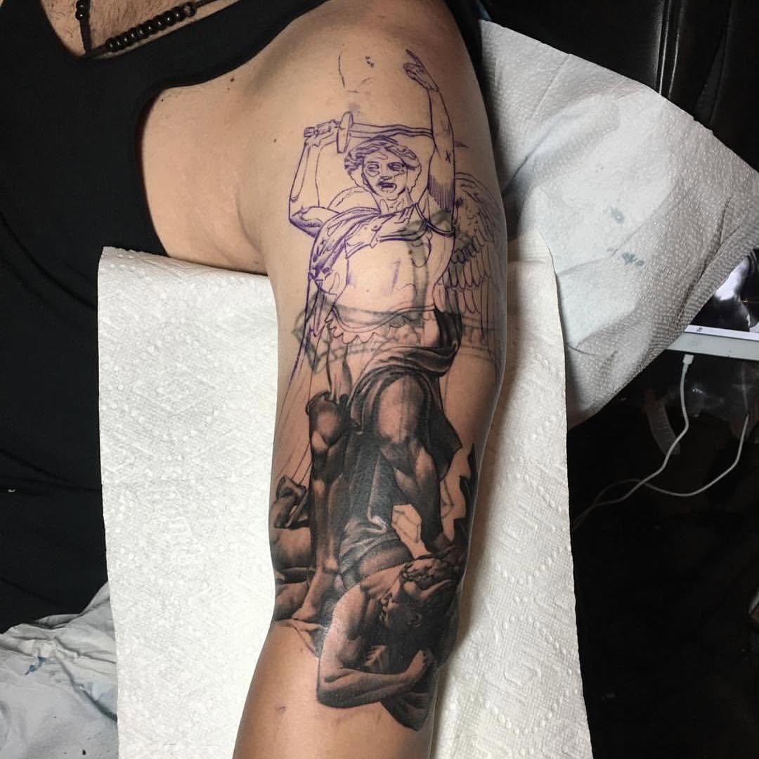 Full Circle Tattoo