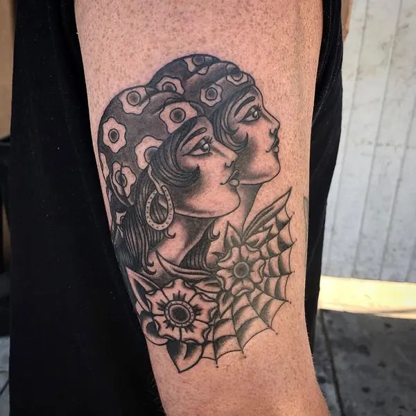 Full Circle Tattoo