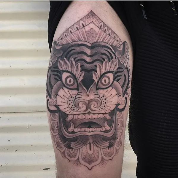 Full Circle Tattoo