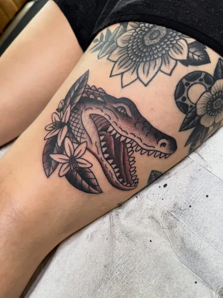 Dragon, 악어
