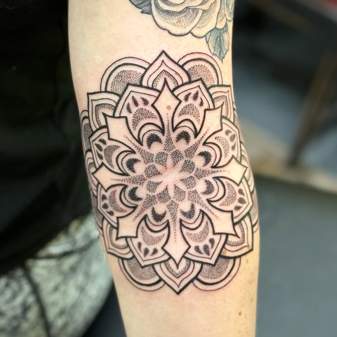 laurablacktattoo