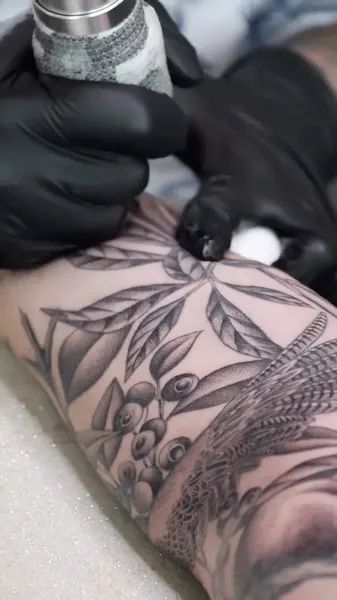 Full Circle Tattoo