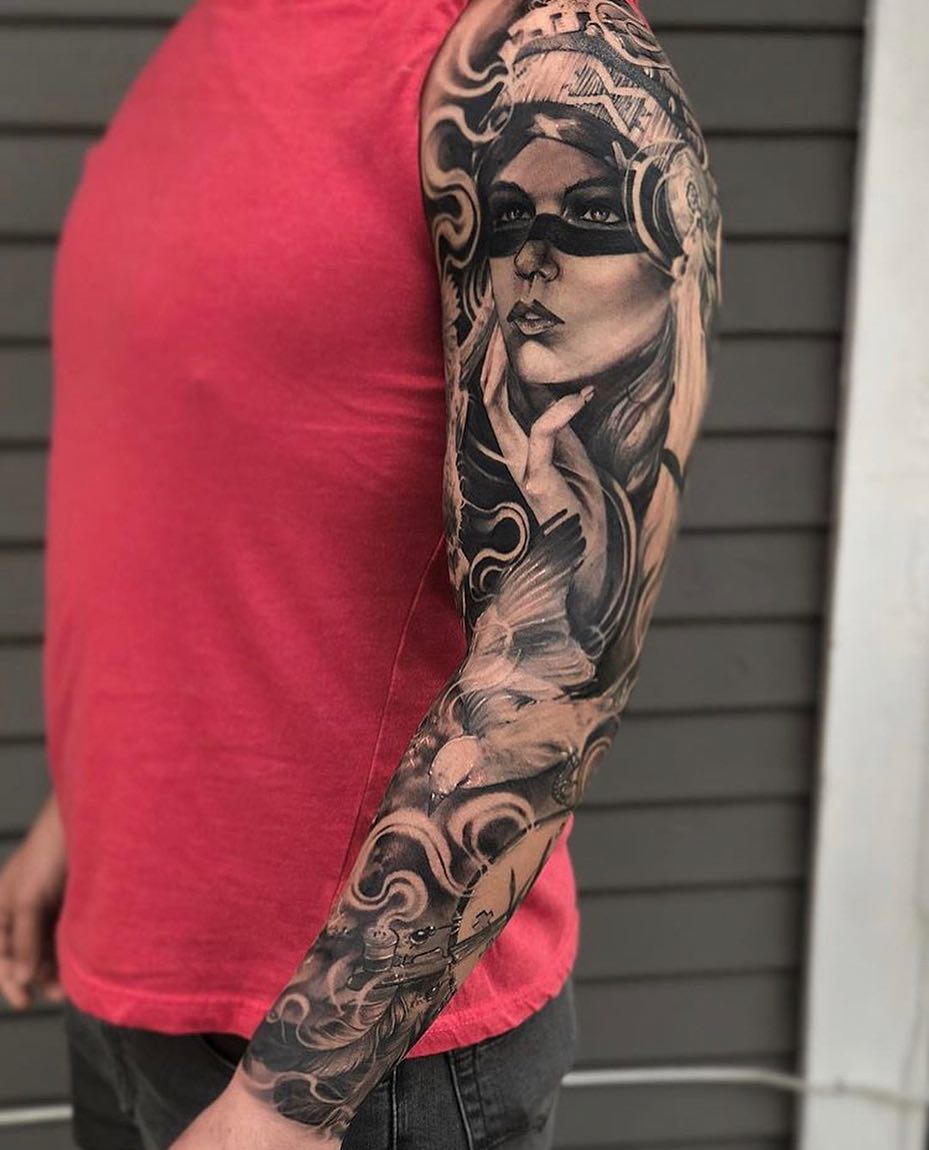 Full Circle Tattoo
