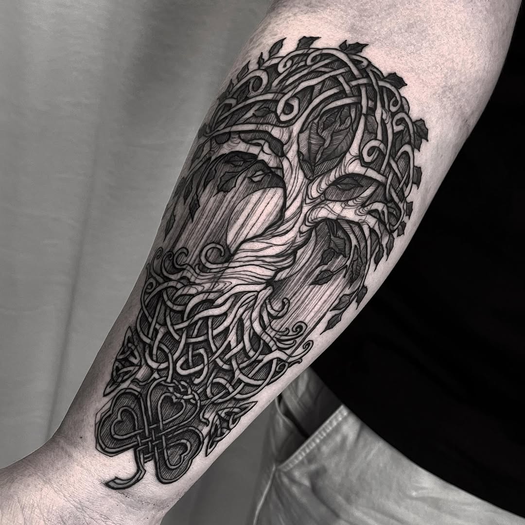 Ink and Dagger Tattoo
