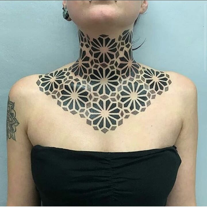 대칭, 장식, 패턴, 보디수트, 오너멘탈, 패치워크, 만다라 문양, 사찰 문양, 연꽃 문양, 전통 매듭, 파도 문양, 한국 문양, 대칭 디자인, 신성 기하학, 구름 문양