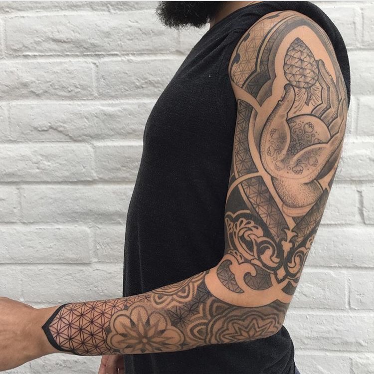Full Circle Tattoo