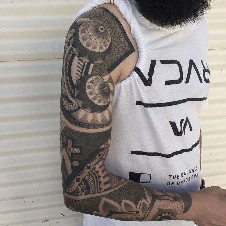 Full Circle Tattoo