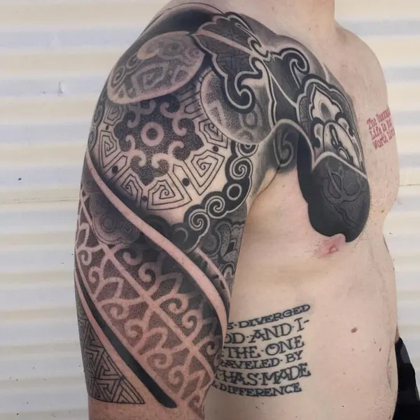 Full Circle Tattoo