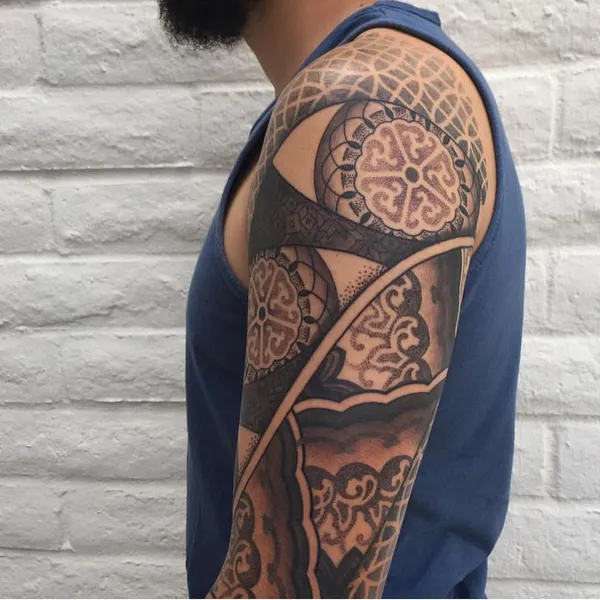Full Circle Tattoo