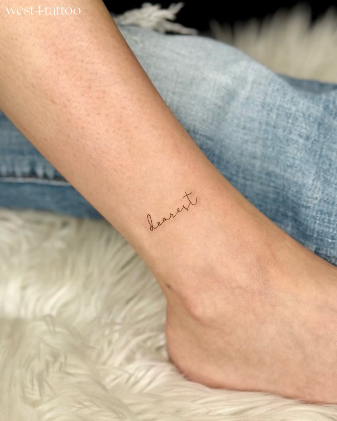 문장, 사랑, Lettering, 영원, 날짜, 단어, 용기, 이름, 장면, 정의, 지혜, 추억, 충성, 희망, 게자리, 동백꽃, 물망초, 손글씨, 양자리, 회복력, 물병자리, 스크립트, 처녀자리, 천칭자리, 황소자리, 쌍둥이자리, 타자기 폰트, 가족 이름, 발찌, 향수, 노리개, 암밴드, 양면성, 염소자리