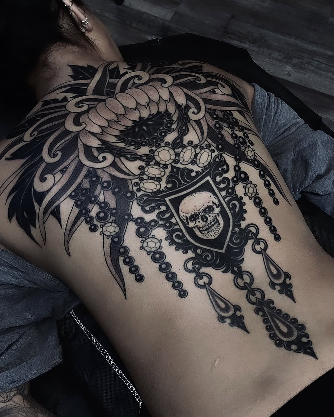 black_casket
