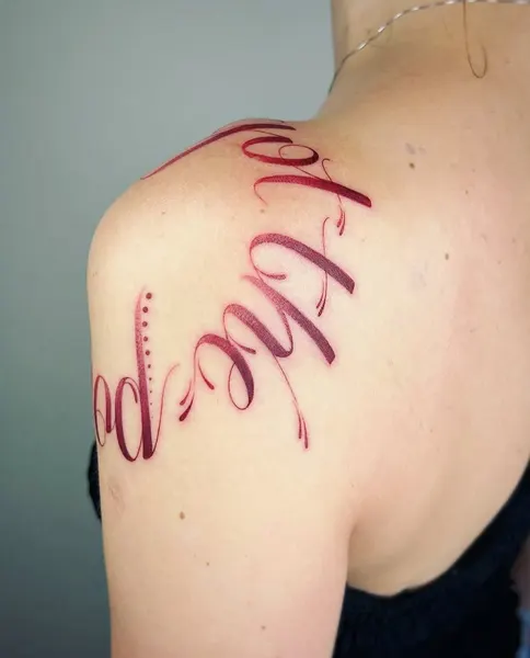 Lettering, 플래시 타투, 아랍어 레터링, 단어, 서예, 지혜, 게이샤, 노리개, 비대칭, 실루엣, 와인잔, 초현실, 보디수트, 이레즈미, 커스텀 타투, 미니멀 레터링, 일본어 레터링, 고딕 레터링, 한자 레터링
