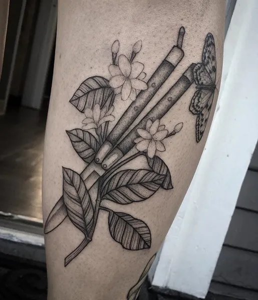 Full Circle Tattoo