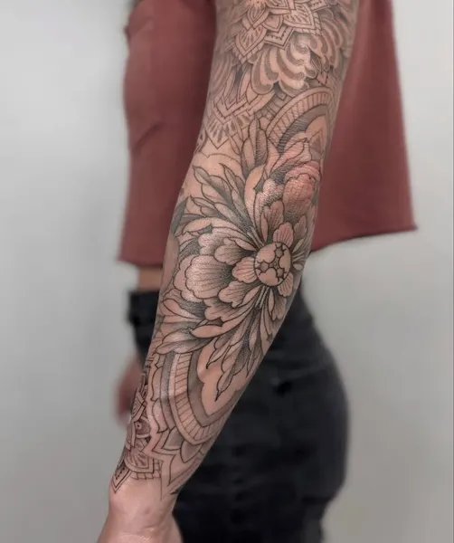 Full Circle Tattoo