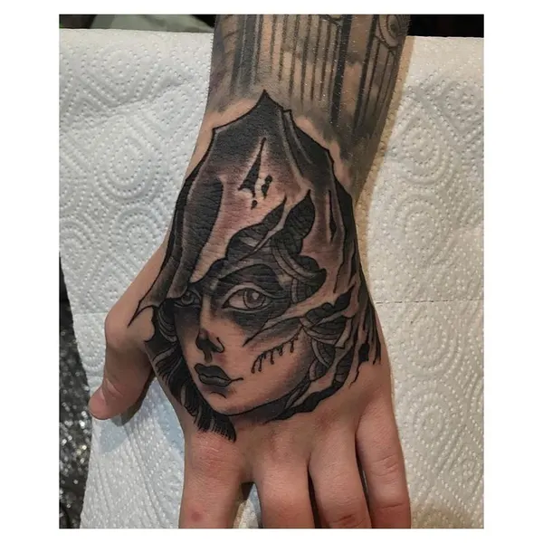 Full Circle Tattoo