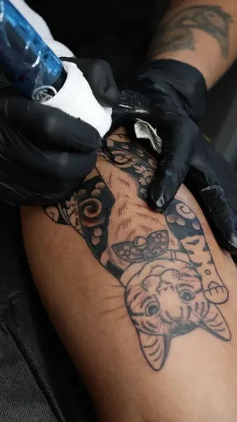 Full Circle Tattoo