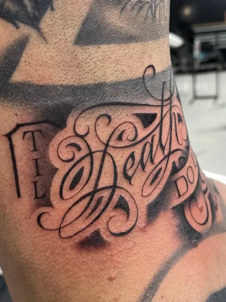 Lettering, 아랍어 레터링, 추모 문구, 고딕 레터링, 올드 잉글리시