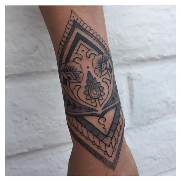 Full Circle Tattoo