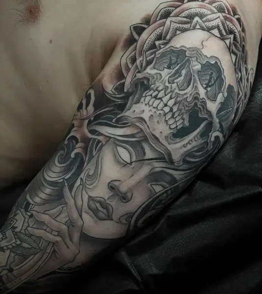 Full Circle Tattoo