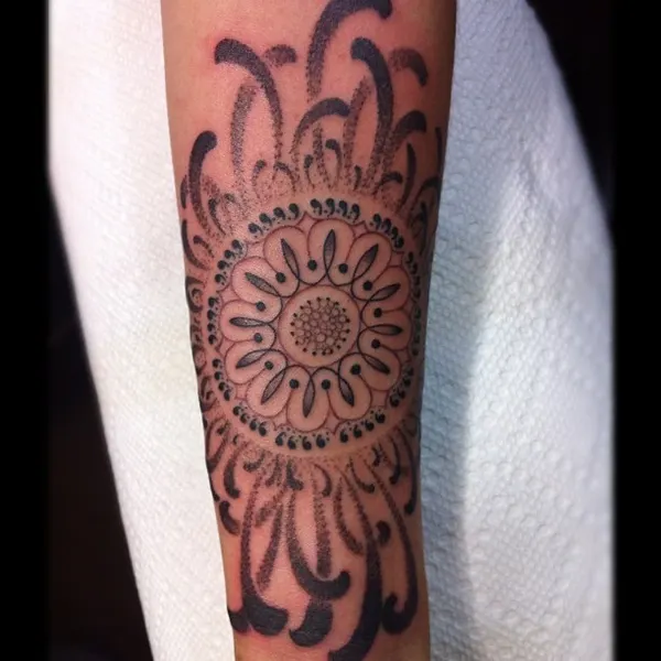 Full Circle Tattoo