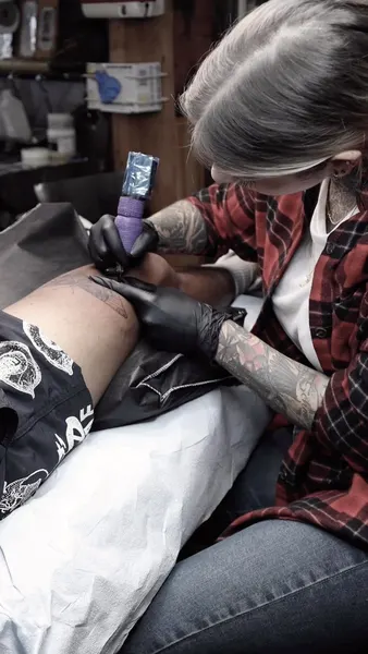 Full Circle Tattoo