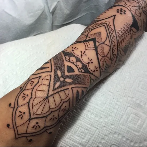 Full Circle Tattoo