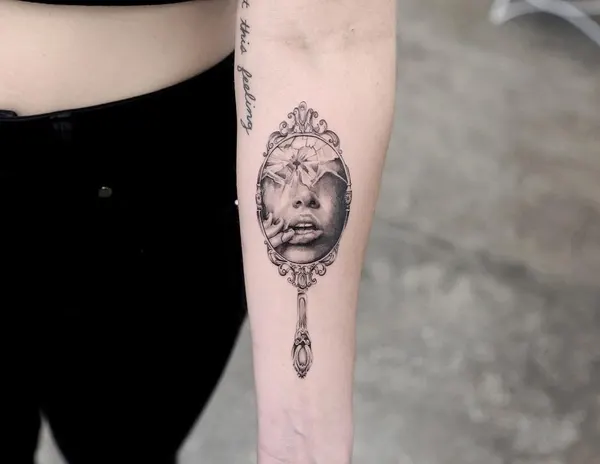 거울