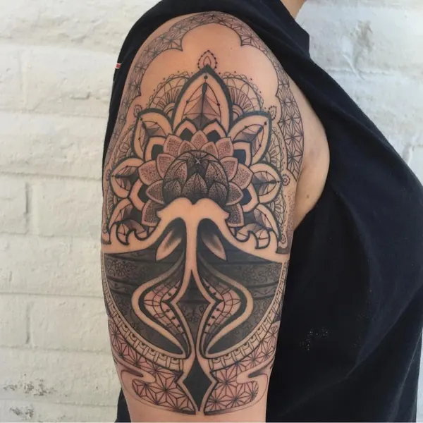 Full Circle Tattoo