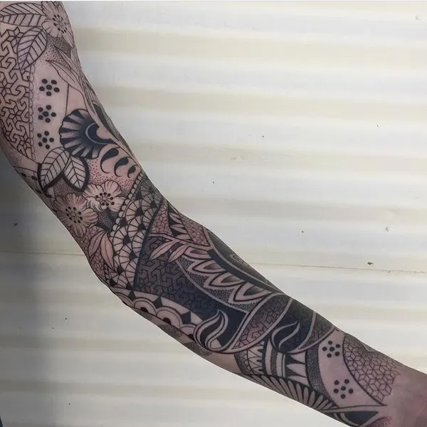 Full Circle Tattoo