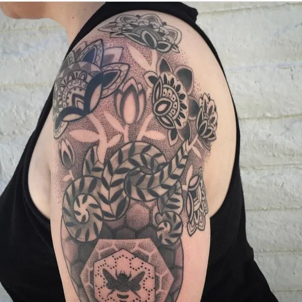 Full Circle Tattoo